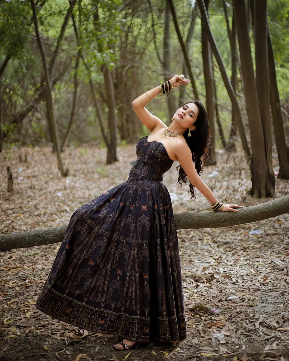 The Bangalore Palace Edition Lehenga — view 5